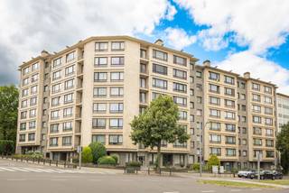 GANSHOREN, Exposition Universelle, spacious and bright 2-bedroom apartment of ± 90m² in good condition. It is composed as follows: entrance...