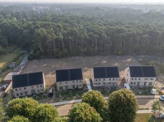 Klassieke nieuwbouw, goed gelegen tussen Mol en Achterbos.Ontdek dit nieuwbouwproject met acht mooie woningen. Gelegen in de Sint Theresiastraat, op...