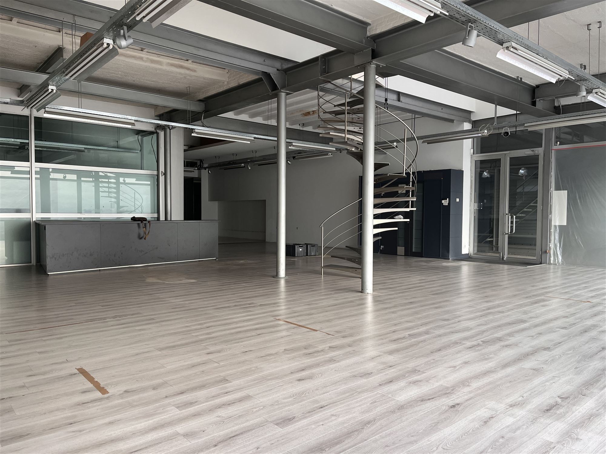 Commercieel pand met open structuur en diverse mogelijkheden - foto 2