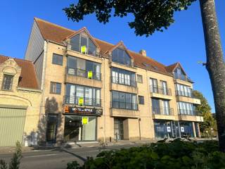 mooi dakappartement in hartje Diksmuideop wandelafstand van de Grote Marktnabij winkels, scholen, sportaccommodatie, e.d.netjes onderhoudengelegen op...