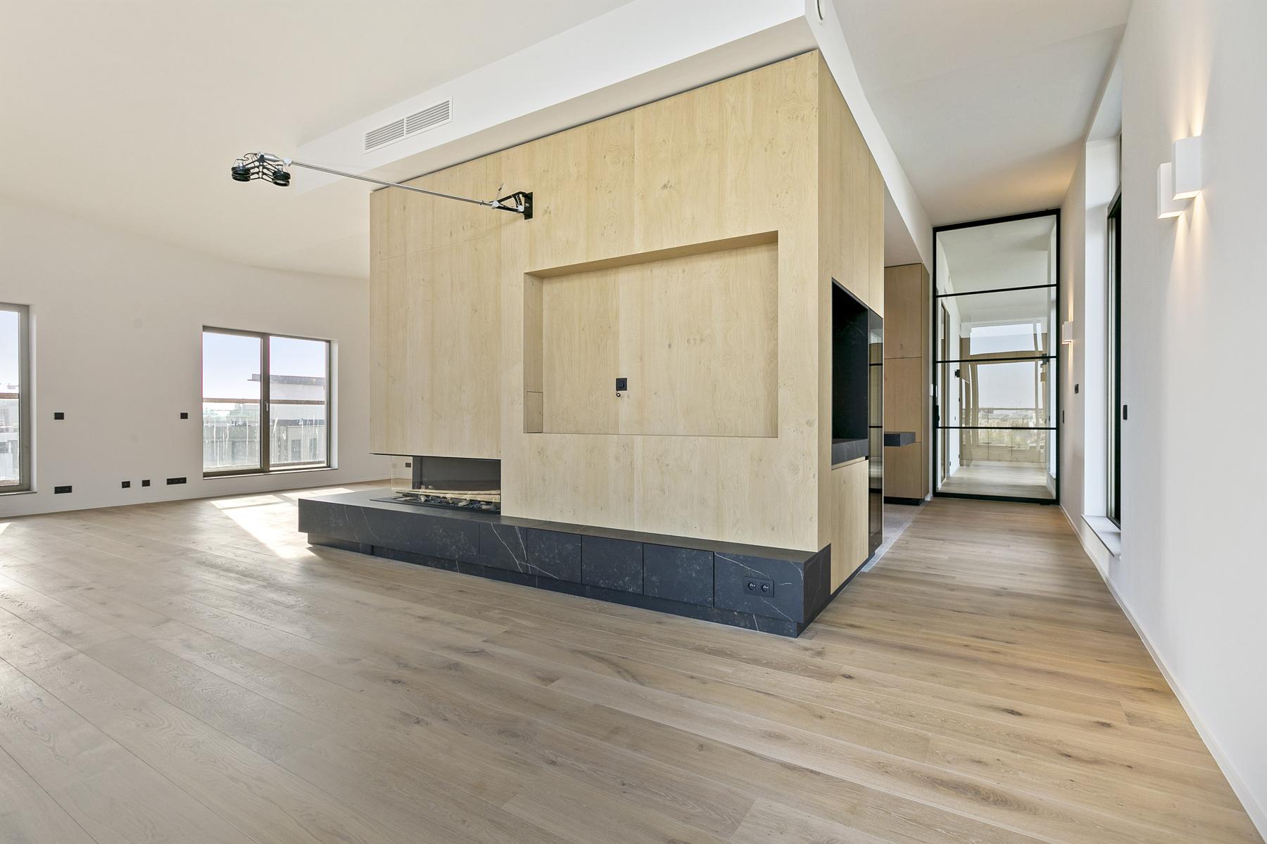 ANTWERPEN-ZUID - Luxueuze penthouse met riant terras en royale parkingfaciliteit - foto 4