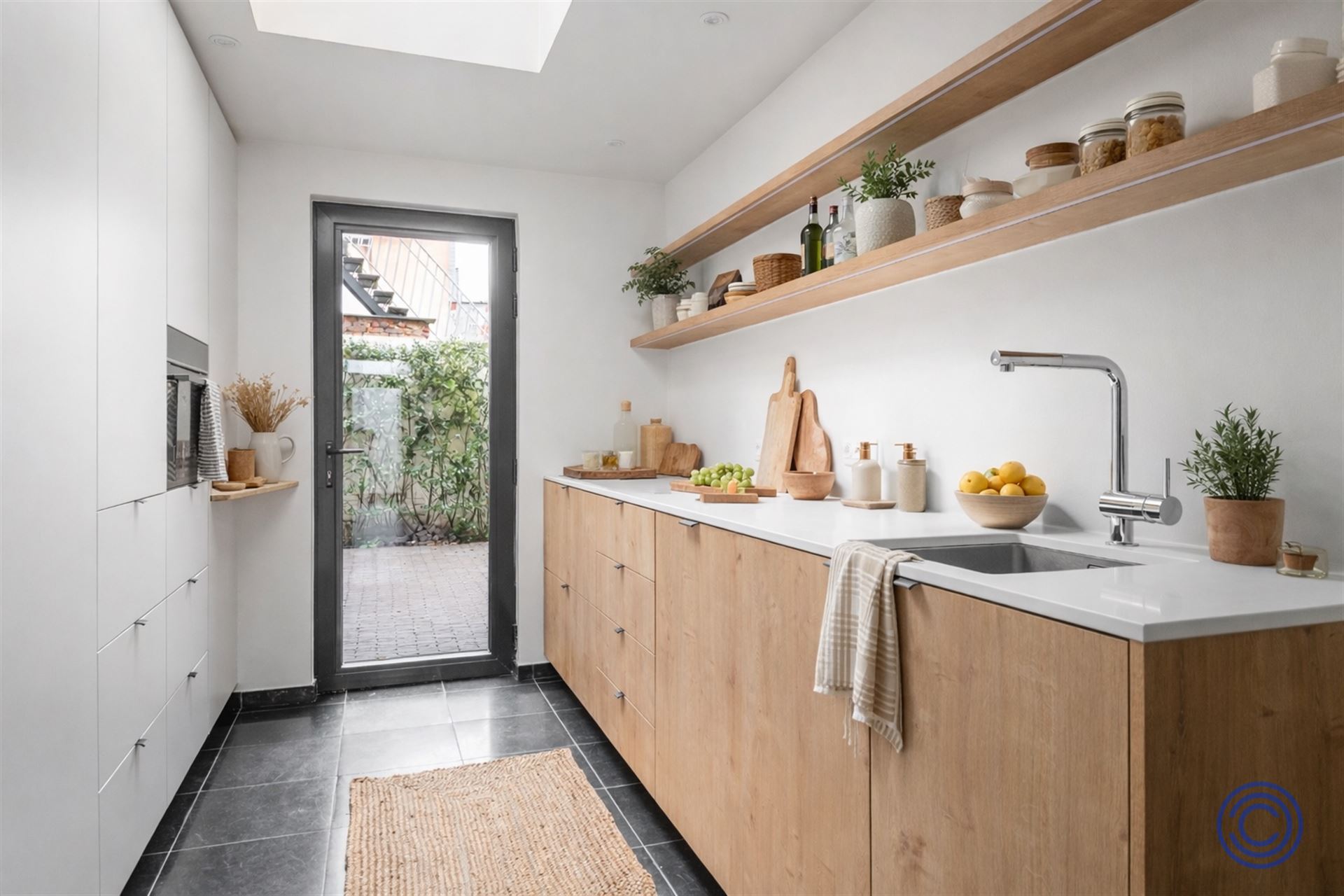 Charmant, volledig gerenoveerd herenhuis met tuin! - foto 4