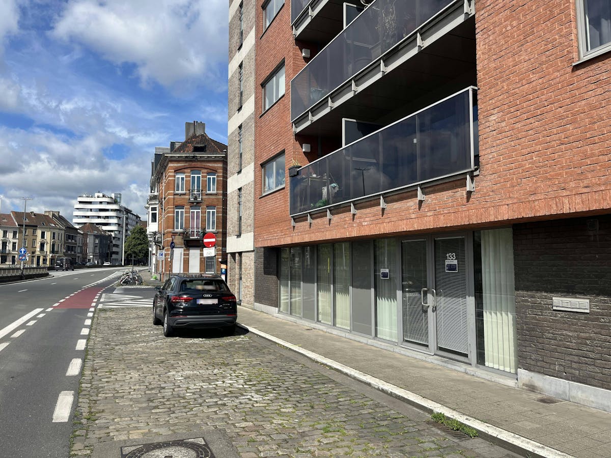 Bureau (100 m²) à louer à Gand - photo 2