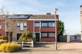 In een rustige en kindvriendelijke omgeving bevindt zich deze aangename en goed onderhouden woning op een perceel van 7,6 are. De woning...