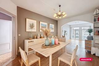 Op de 2de verdieping van deze kleinschalige residentie met charmante gevel vinden we dit ruim en gezellig appartement met 2 volwaardige slaapkamers en een aangenaam terras met avondzon te koop.Indeling: - ruime inkomhal met gastentoilet- leefruimte met zit -en eetplaats- aangenaam terras aansluitend aan de leefruimte- badkamer- ingerichte keuken- 2 volwaardige slaapkamers- EK CONFORM- Nieuwe condensatieketelWens je meer informatie of een bezoek? Contacteer onze expert woonvastgoed Céline Desmet: +32 472 18 38 50celine.desmet@dewaele.comDeze AI-visualisaties zijn bedoeld als inspiratie. Er werd geen rekening gehouden met technische specificaties, stedenbouwkundige voorschriften of de concrete mogelijkheden tot realisatie.Dit pand is onderworpen aan de renovatieverplichting van de Vlaamse overheid voor residentiële gebouwen (behoudens bij sloop binnen 5 jaar na de aankoop). Consulteer voor meer informatie de website van het Vlaams Energie- en Klimaatagentschap via https://www.vlaanderen.be/een-woning-kopen/renovatieverplichting-voor-residentiele-gebouwen