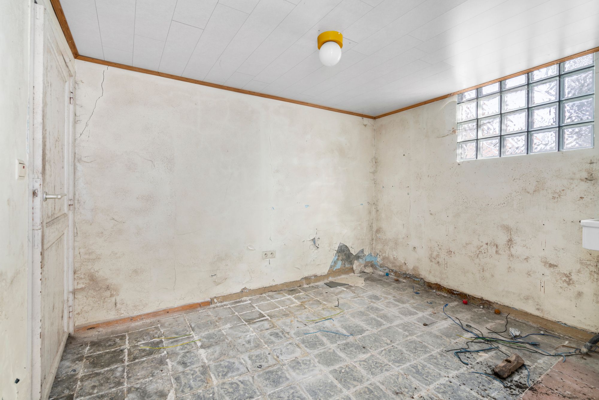 Te renoveren woning onder de kerktoren van Maldegem - foto 5