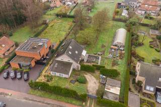 Unieke woning met praktijkruimte, 5 slaapkamers en naastliggende bouwgrondBent u op zoek naar een uitzonderlijke eigendom waar wonen, werken en...