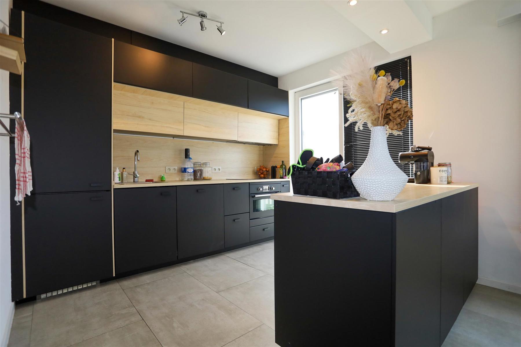 Modern en lichtrijk appartement met garage - foto 3