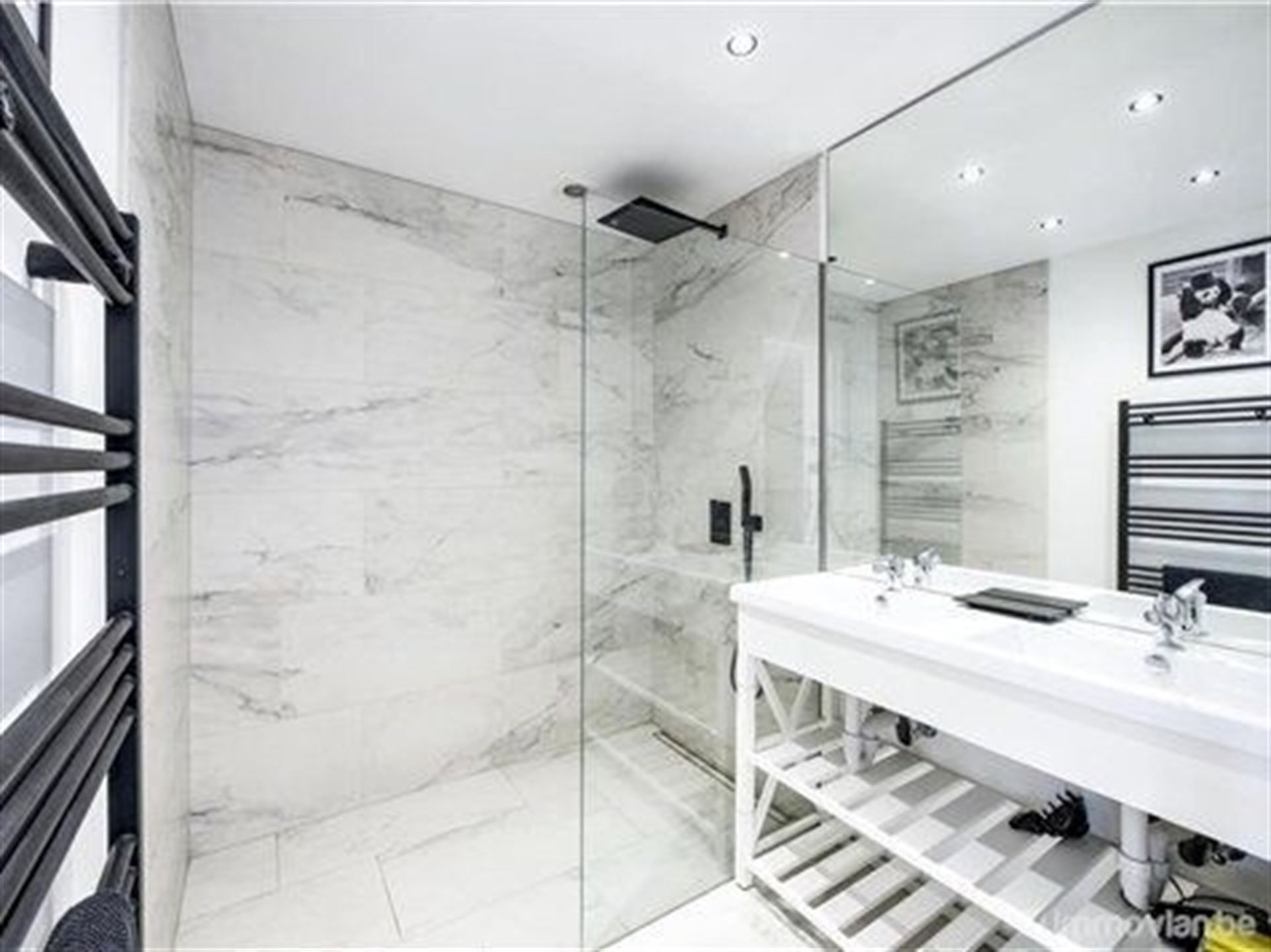 Stijlvol gerenoveerd appartement op een toplocatie in Sint-Katelijne. - foto 4
