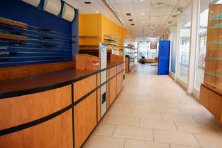 Op zoek naar een strategisch gelegen commerciële ruimte met maximale visibiliteit?Dit ruime handelspand van 149 m² bevindt zich op een topligging in...