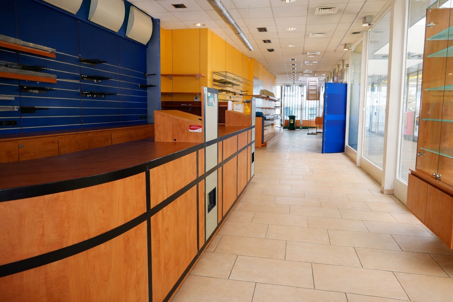 Handelspand / Kantoorruimte te huur – Centrum Lokeren - foto 3