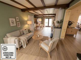 Ontdek deze ruime woning, ideaal voor wie op zoek is naar een project met potentieel. Met een bewoonbare oppervlakte van 296m² en een perceeloppervlakte van 370m², biedt deze woning talloze mogelijkheden voor renovatie en personalisatie. Bij binnenkomst wordt u verwelkomd in de inkomhal die leidt naar een open leefruimte, ideaal voor een eetkamer of een gezellige zithoek. De keuken is functioneel en voorzien van alle noodzakelijke aansluitingen. De woning beschikt over meerdere ruimtes die naar eigen wens kunnen worden ingedeeld, waardoor u de mogelijkheid heeft om een aantal slaapkamers en badkamers naar uw behoeften te ontwerpen. Aan de achterzijde bevindt zich een zonnig terras dat uitkijkt op een onderhoudsvriendelijke tuin, een geweldige plek voor ontspanning en buitenactiviteiten. De kelder biedt extra opslagruimte, 1ste berging van € 16m² en een 2de berging van 13m². De garages geven een gezamelijke oppervlakte van 45m². Dit pand is gelegen in een rustige straat en toch nabij alle essentiële voorzieningen en openbaar vervoer. Een unieke kans om van dit pand een droomhuis te maken. Aarzel niet en plan vandaag nog uw bezichtiging!