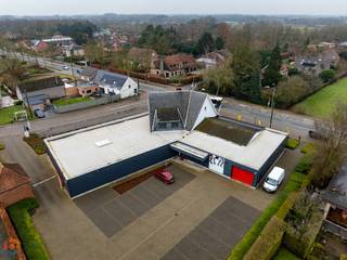 Op een schitterende Triple-A locatie gelegen op de verbindingsas, Mechelen - Heist-op-den-Berg, bevindt zich dit handelspand met...