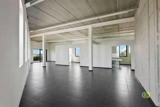 Deze kantoorruimte bevindt zich op het tweede verdiep van een strategisch gelegen gebouw in Vilvoorde, met vlotte verbindingen richting...