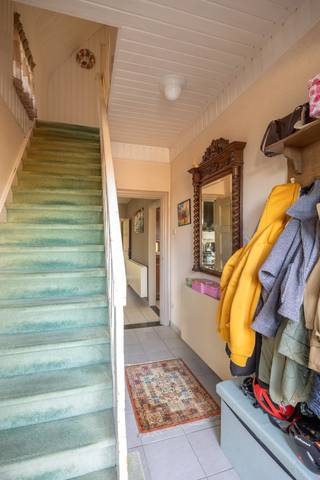 Ruime instapklare woning te koop in Hamont-Achel!Deze ruime woning, verbouwd in 1992 beschikt over 191m² woonoppervlakte. De woning werd vervolgens...
