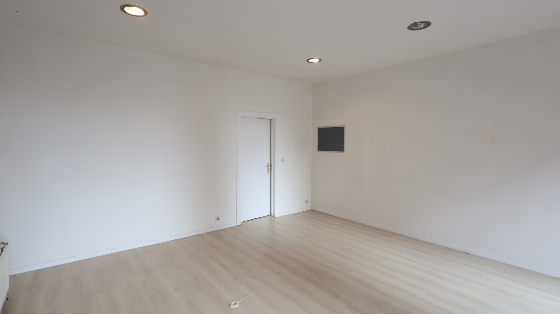 Centraal gelegen handelsruimte in centrum Izegem - foto 3