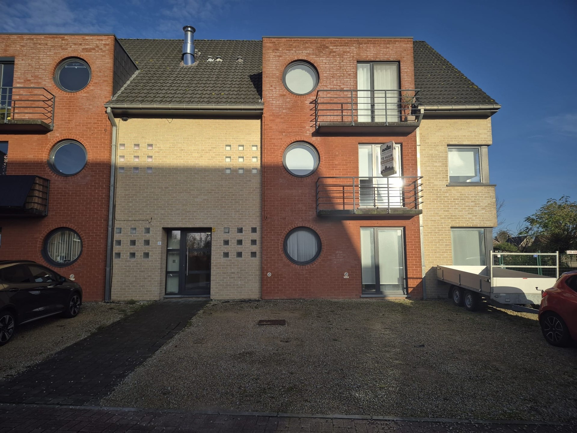Zeer mooi rustig gelegen instapkaar appartement met garage. - foto 1