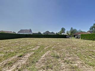 Dit perceel is gelegen in het gegeerde Lochristi en dus een unieke opportuniteit!TROEVEN- Gegeerde, kindvriendelijke buurt met vlotte bereikbaarheid-...