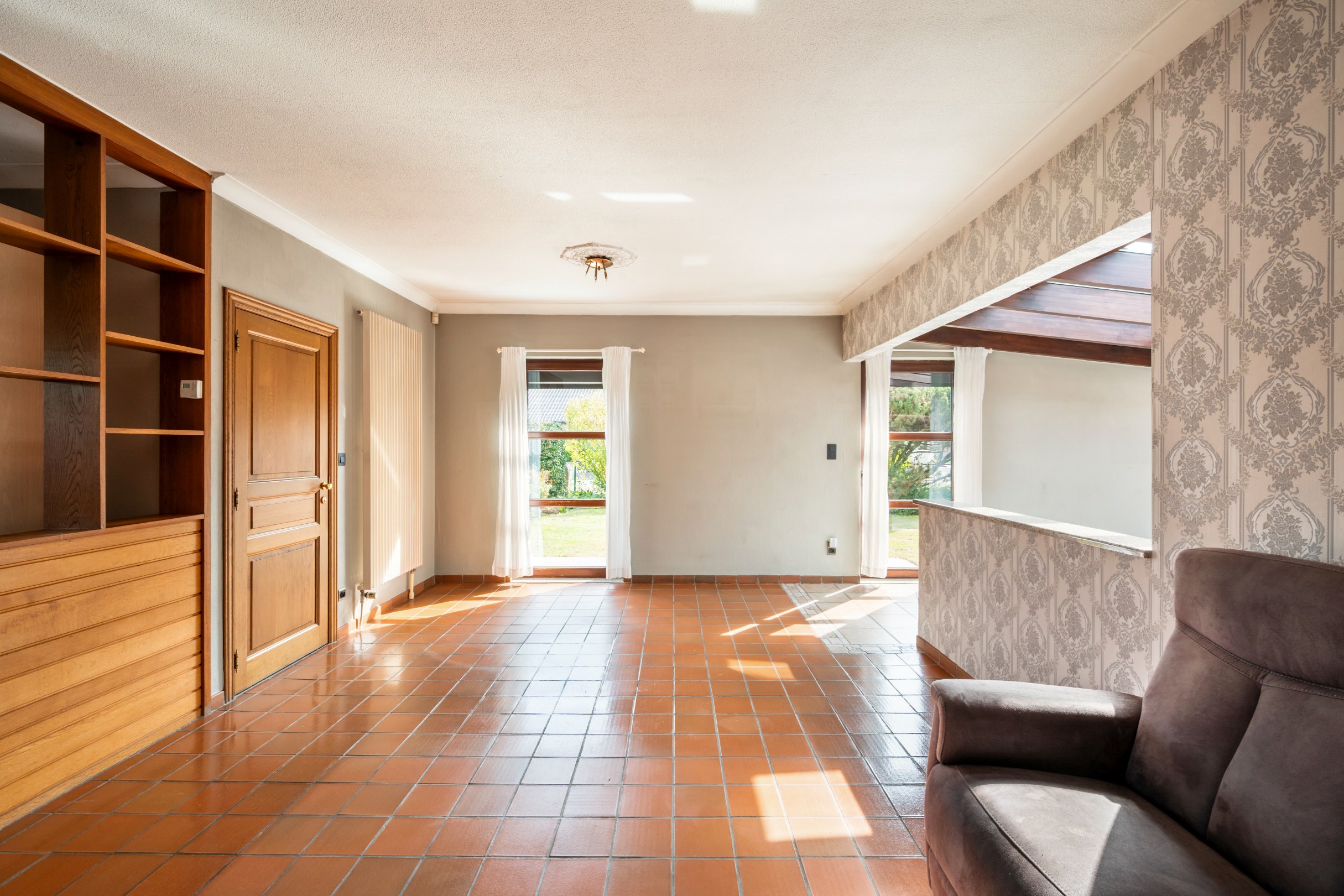 Detached house with surprisingly spacious layout and a lot of potential in a quiet neighborhood in Houthalen-Helchteren. - photo 5
