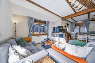 <span>We Invest Liège is pleased to present this house located at Rue Haute 122, 4000 Liège, in a quiet residential area close to all amenities. With 149 m² of living space, a large south-west facing terrace and a garage, it offers generous volumes and real potential for a family ready to give it a fresh touch. On the ground floor, an entrance porch leads to a bright 31 m² living room with exposed beams. It opens onto an 18 m² fitted kitchen (multifunction oven, microwave, gas hob, extractor hood) with direct access to the terrace. A bathroom with bathtub and toilet, as well as a 14 m² laundry room with high ceilings and access to the terrace, complete this level. The first floor offers three bedrooms of 14, 13 and 13 m², along with a 5 m² dressing room. On the second floor, a 19 m² converted attic and an additional 7 m² space can be used as an office, a playroom or an extra bedroom, depending on your needs. Outside, the 94 m² paved terrace facing south-west is a real asset for enjoying sunny days. In the basement, a garage of approximately 20 m² provides parking for one vehicle. Technical features: central heating on mains gas (balanced flue boiler), double glazed windows, dual rate electricity meter, tiled roof and brick facade in good condition. The property requires some refreshing, giving you the opportunity to make it your own. Plot of 200 m². Cadastral income: €745. Location: bus stop 170 m away, Les Érables primary school approximately 300 m away, MontLégia Clinic 1.1 km away, train station 1.7 km away and motorway access 3 km away. EPC E (383 kWh/m².year), total theoretical consumption of 57,125 kWh/year, CO2 emissions of 70 kg/m².year, unique code 20260506004942. Price: €219,000. Interested? Contact Lucas on +32 479 76 60 97 or by email at lucas.detraux@weinvest.be to arrange a viewing.</span>