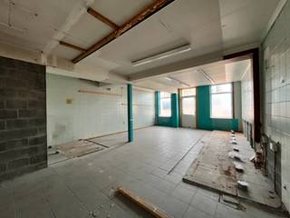 Handelspand te huur in het centrum van Ingelmunster – 51 m²Bent u op zoek naar een commerciële ruimte op een centrale ligging? Dit handelspand van 51...