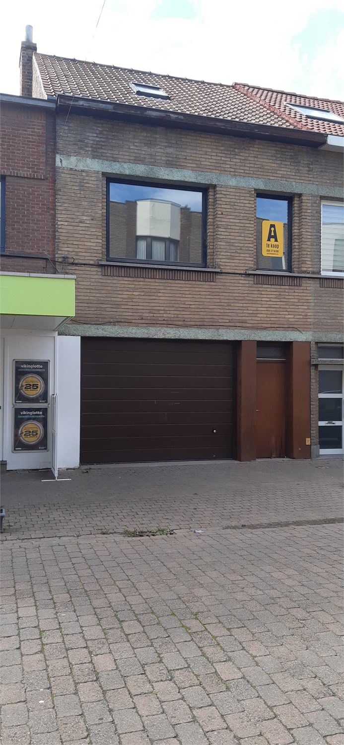 ruim MAGAZIJN VAN 100m² in Oostende - photo 1