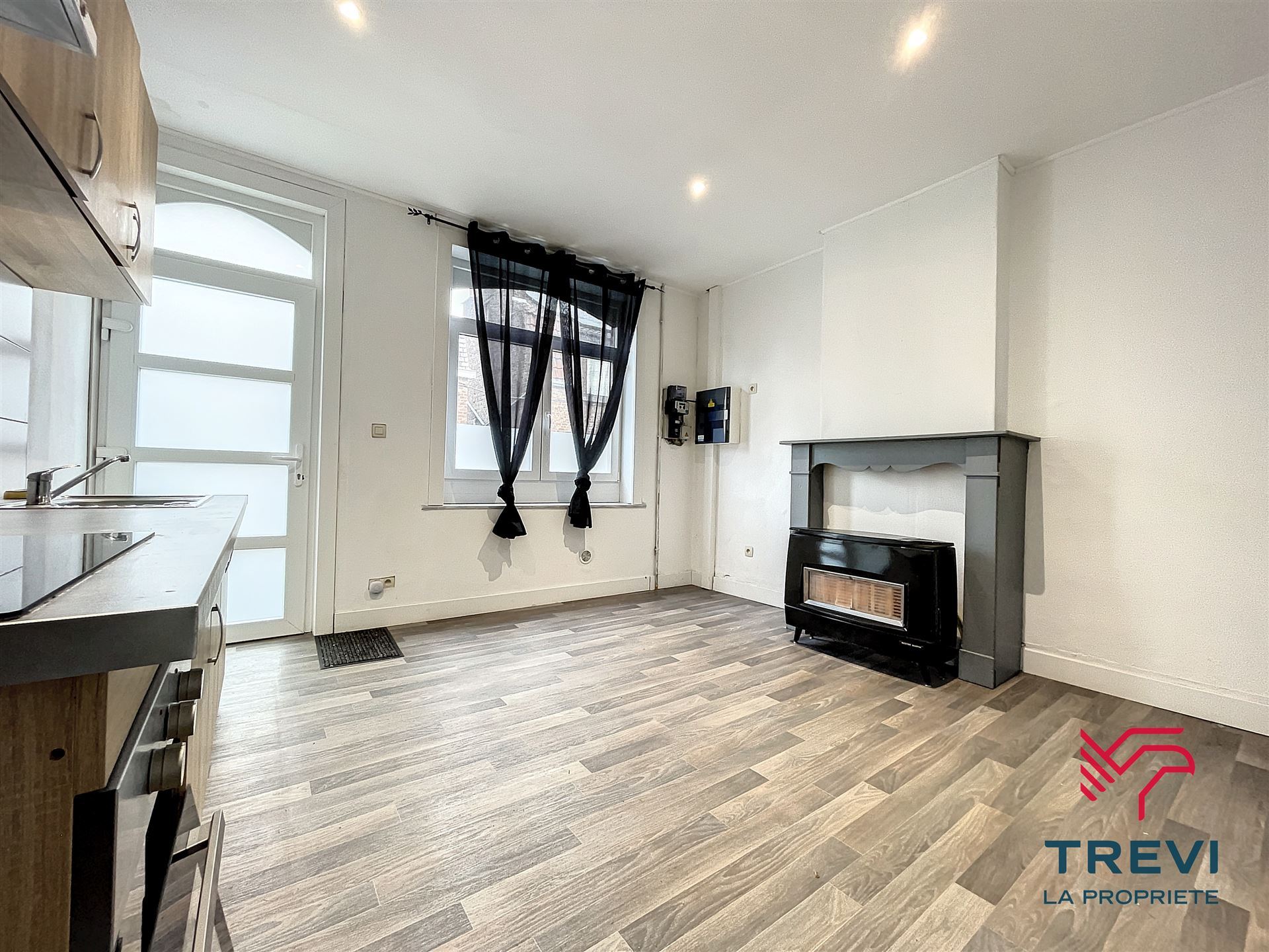 Huis te huur in Montignies-Sur-Sambre met 1 slaapkamer - foto 3