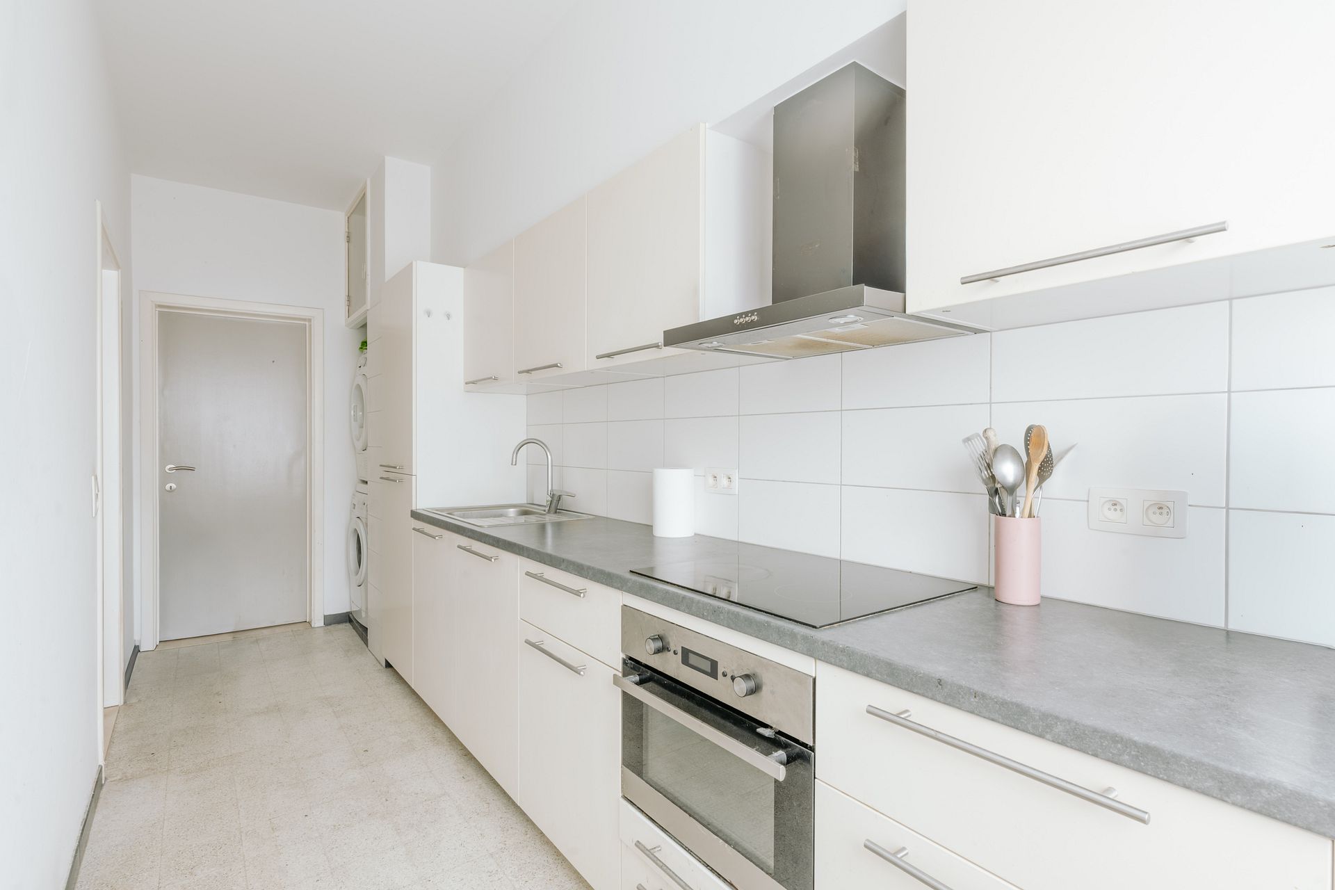 Groot en lichtrijk appartement in het centrum van Wilrijk! - foto 5