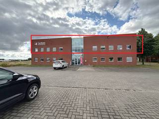Office of approximately 260 m² for rent in Ypres. The office is located in the vicinity of various access roads and the motorway. In addition,...