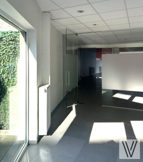 Te huur: Modern commercieel kantoor aan de Meensesteenweg, Roeselare - uw ideale zakelijke ruimte! - foto 3