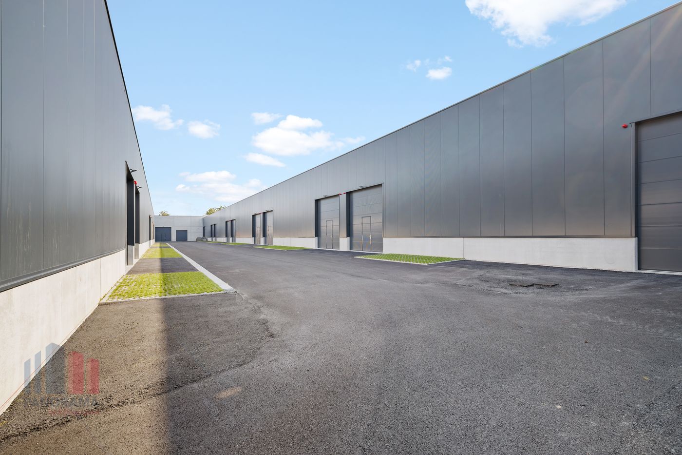 Nieuwbouw KMO-unit van 225 m² in Zedelgem - photo 1