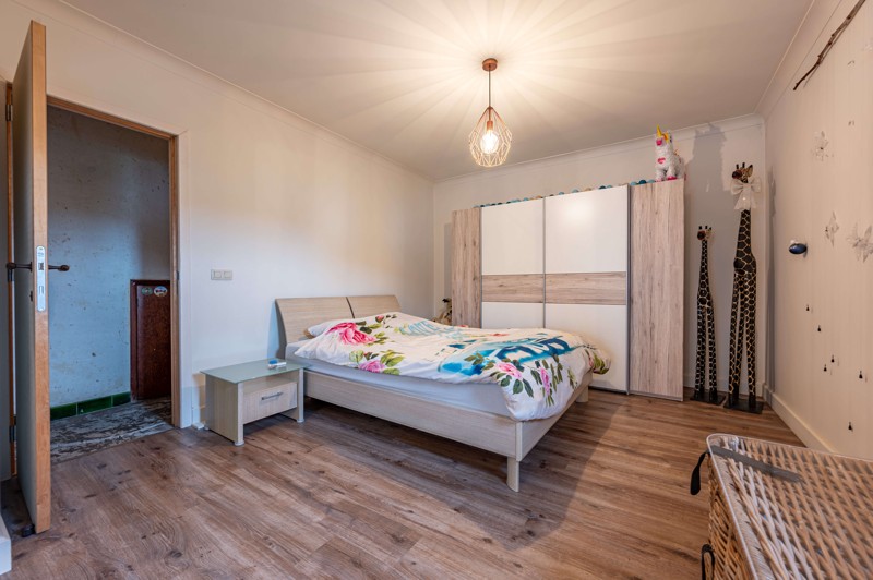 Woning met magazijn en 3 slaapkamers te koop in Waregem! - foto 4