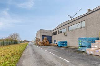 Logistiek magazijnruimte met een oppervlakte van ca. 2.850 m², gelegen in de industriezone Herdersbrug.Voorzieningen:- Vrije hoogte: ca. 6.6m-...