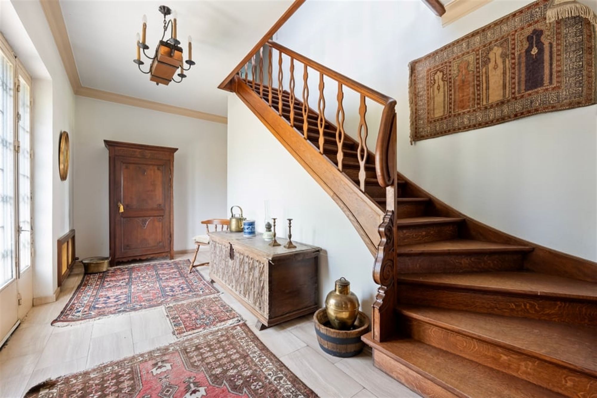 RUIME VILLA MET PRACHTIG UITZICHT EN ENORM VEEL POTENTIEEL IN JEUK  - foto 5