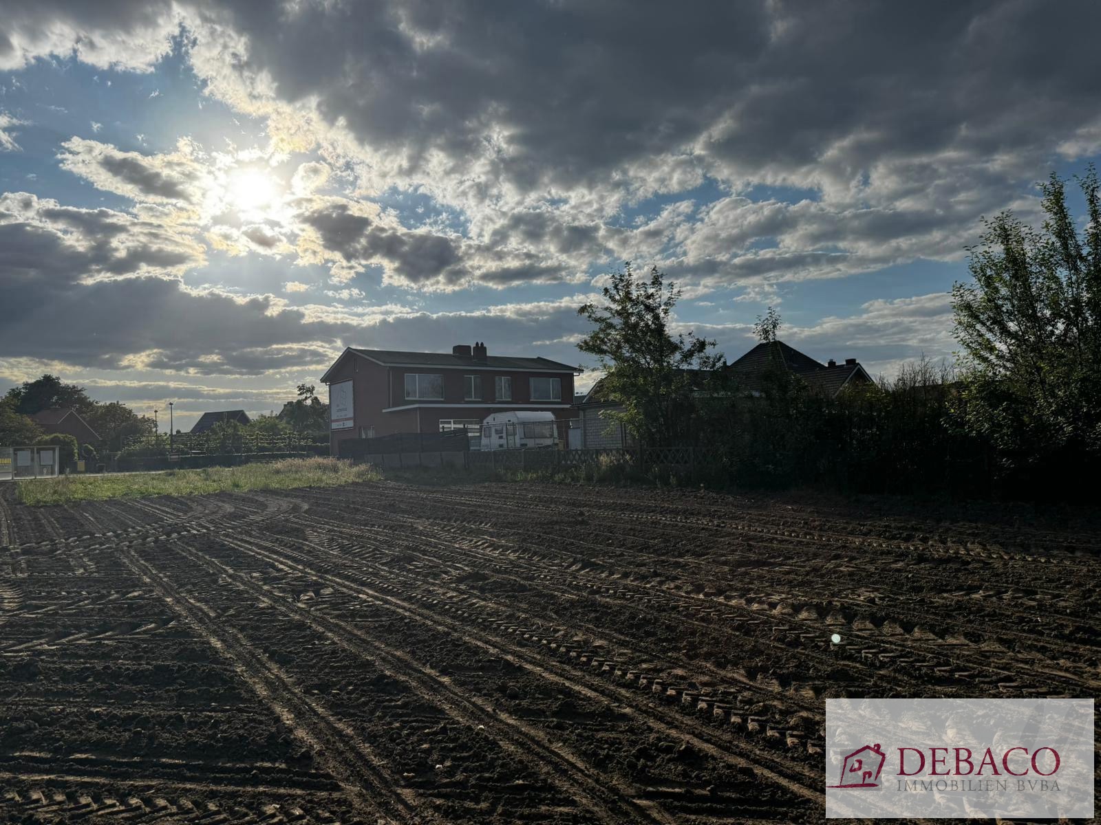 Goed gelegen bouwgrond voor open bebouwing! - foto 3