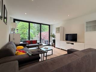 Deze kwalitatief en smaakvol gerenoveerde woning met terras en tuin is rustig gelegen in Sint-Andries met achteraan zicht op water en de...