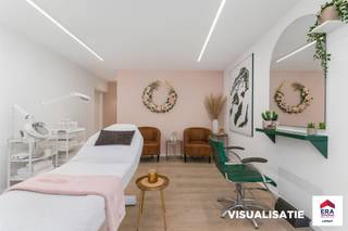 t;Recent gerenoveerd (2021) handelspand te koop in het bruisende hart van Oostrozebeke! <br /><br /><u><strong>Topligging</strong></u>!<br /><br /><u><strong>SCHERPE VANAFRIJS !!!</strong></u><br /><br />Droom jij van een eigen zaak op een plek met veel passage en zichtbaarheid? Dan is dit jouw kans!<br /><br />Dit instapklaar handelspand bevindt zich op een absolute toplocatie in het centrum van Oostrozebeke. Vlakbij tal van winkels zoals de bakker, slager, bank, gezellige horecazaken én het openbaar vervoer. Je klanten vinden je makkelijk!<br /><br /><u><strong>Indeling</strong></u>:<br />De handelsruimte zelf is lichtrijk en uitnodigend, met een open oppervlakte van 35 m² die je volledig naar eigen smaak kan inrichten. Achteraan vind je nog een handige berging van 11 m² met aansluitingen voor wasmachine en droogkast – ideaal als extra stockageruimte. Verder is er ook een apart toilet met sas voorzien.<br /><br /><u><strong>Troeven</strong></u>:<br />- Volledig gerenoveerd in 2021<br />- Instapklaar en modern<br />- Perfecte commerciële ligging<br />- Veel natuurlijke lichtinval<br />- Vlakbij alles wat je nodig hebt!<br /><br />Dit pand heeft enorm veel mogelijkheden! Is het voor een schoonheidssalon, praktijkruimte, kantoorruimte,... alles is nog mogelijk zonder grote investeringen!