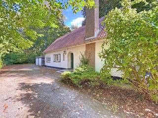 Vous rêvez d'une maison charmante et spacieuse à louer dans un endroit unique et paisible ? Alors ce bâtiment ouvert de caractère situé...