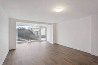 Kwalitatief  en modern afgewerkte handelsruimte met verschillende doeleinden op een toplocatie op de Zeedijk van Blankenberge.De ligging van dit...