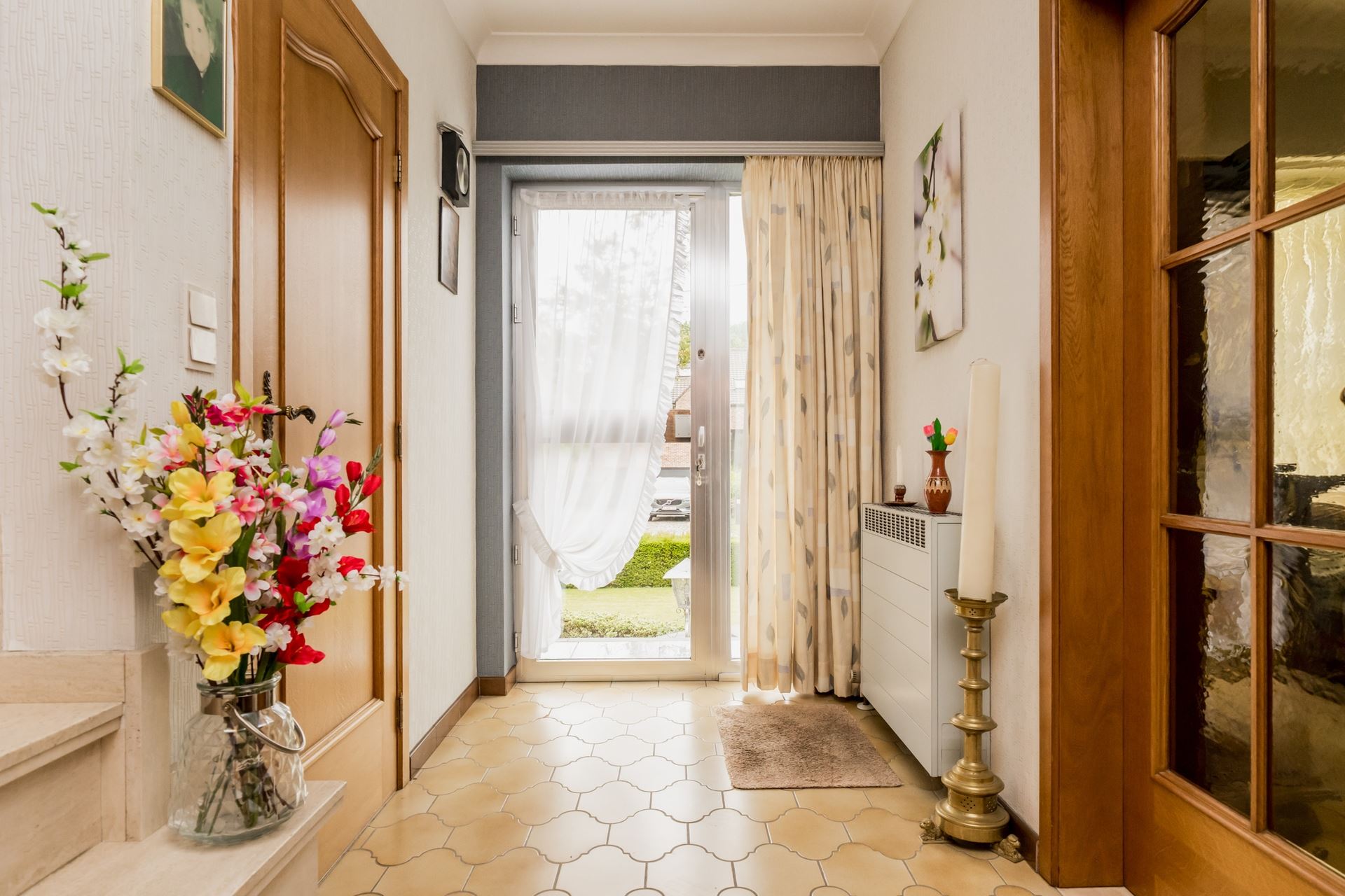 Te renoveren villa met 3 slpks en inpandige garage. - foto 4