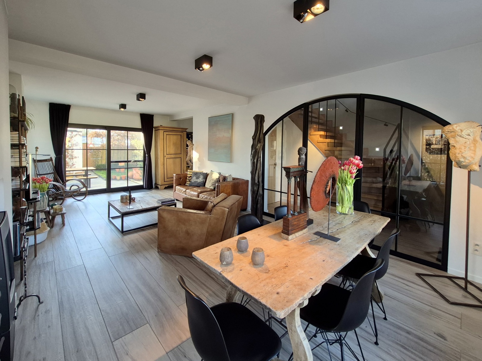 Exclusieve villa met tijdloze elegantie en landelijke charme - foto 4