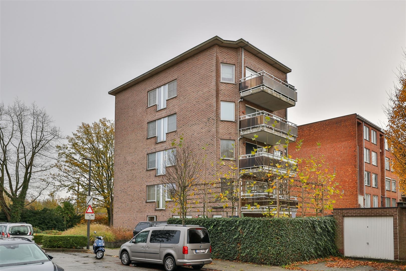 instapklaar 2 à 3 slpk. appartement met garagebox - foto 1