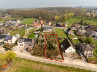 Op een uitstekende locatie te Tildonk bevindt zich deze bouwgrond van 671 m² voor een halfopen bebouwing. U geniet hier van de uiterst rustige...