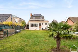 Deze alleenstaande woning met 3 slaapkamers, garage en tuin bevindt zich op een topligging en biedt tal van troeven....Bekijk via deze link alvast de...
