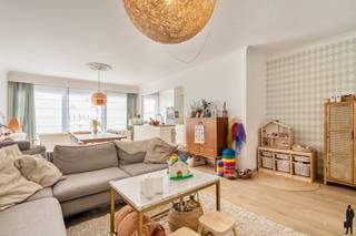 Gerenoveerd appartement met 2 slk, terras en garagebox te Lier.Algemeen:- Gerenoveerd in 2016- Gelegen nabij het centrum van Lier, winkels, scholen,...