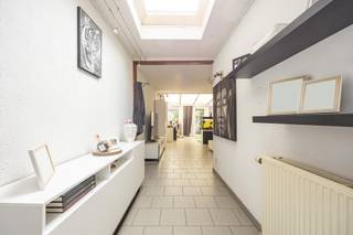 Op zoek naar een woning met veel potentieel?Deze charmante woning, gunstig gelegen nabij invalswegen, het openbaar vervoer en het centrum, werd in...