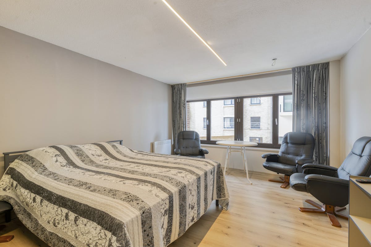 Gerenoveerd duplex appartement te koop in Blankenberge - foto 5