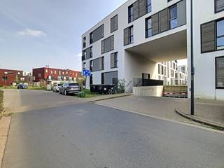Car parking at the water sports course in Ghent. The perfect location: near AZ Jan-Palfijn, the ring of Ghent, public transport...
