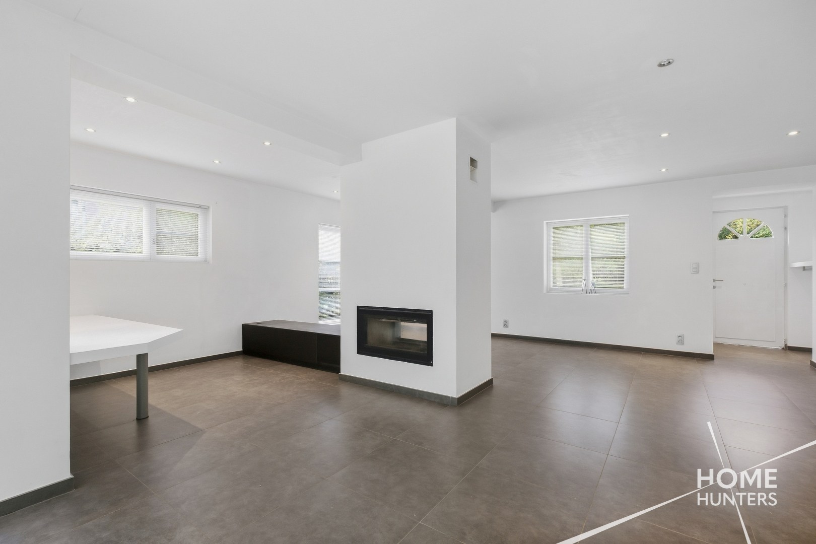 Landelijk gelegen instapklare woning met 4 slaapkamers, garage en tuin - foto 4