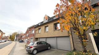 SCHITTEREND RUIM APPARTEMENT NABIJ HET CENTRUM VAN HEULE UItgestrekt over de volledige breedte van dit gebouw pakt dit appartement uit met enorm veel...